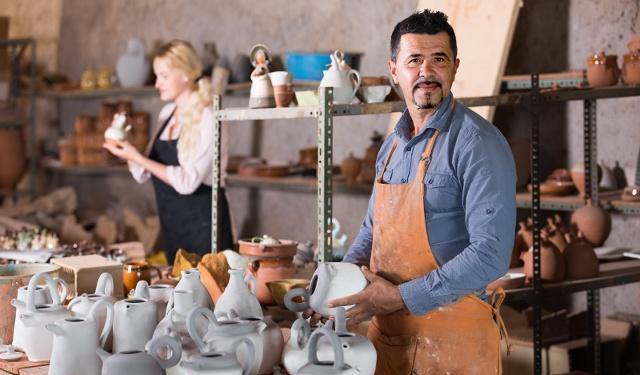 馬鞍山當(dāng)涂48歲外賣(mài)哥瘁死南京 家里沒(méi)錢(qián)300元10年租個(gè)骨灰格子