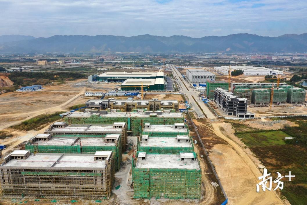 肇慶今年將參與66個省重點(diǎn)項(xiàng)目 預(yù)計總投資近2000億