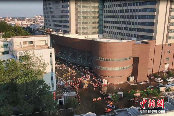 河南衛(wèi)輝：新鄉(xiāng)醫(yī)學(xué)院頭部附屬醫(yī)院所有患者轉(zhuǎn)移完畢