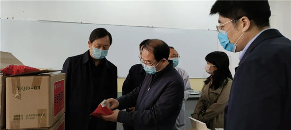 山西省臨汾市副市長喬飛鴻一行蒞臨臨汾一中調(diào)研指導疫情防控工作并慰問高三教師
