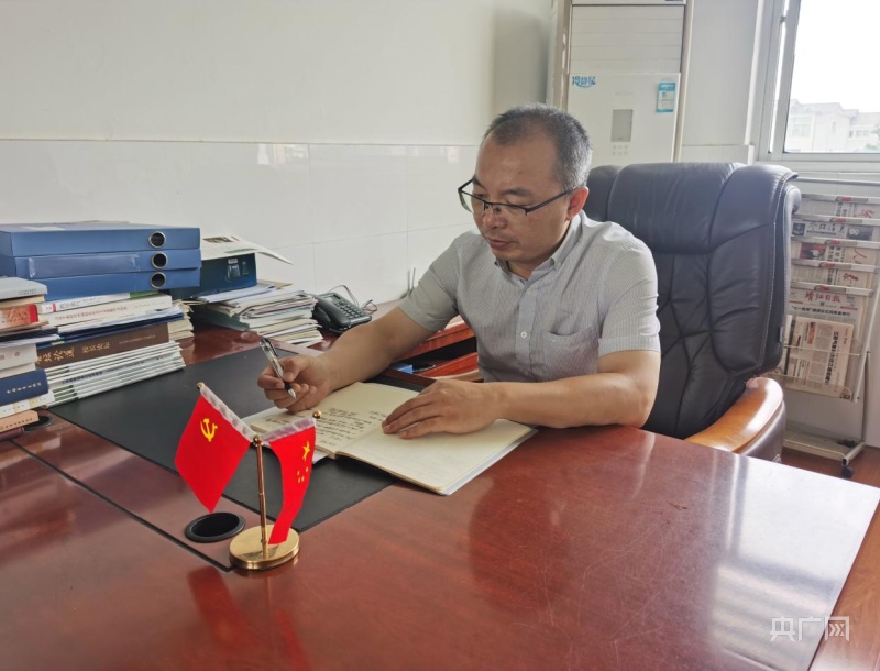 靖江教師孫桂清：深耕鄉(xiāng)村的“老黃?！?></a></div><div   id=