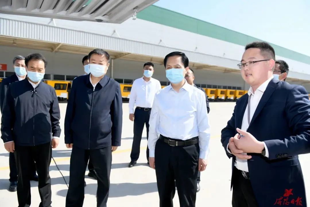 夏曉中到咸陽(yáng)高新區(qū)調(diào)研企業(yè)運(yùn)營(yíng)、項(xiàng)目建設(shè)等工作并主持召開座談會(huì)